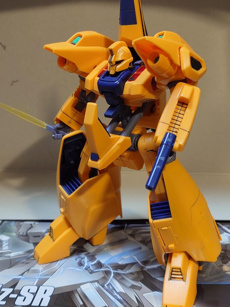 武装を展開。アーム・ビーム・ガンが取りにくいし、サーベルはなんで計6本あるんだろう…再チャージ不能とかそんな感じなのかな?