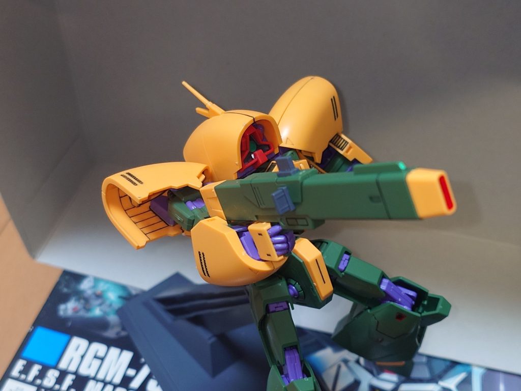 武装は最初期の可変MAだからかビーム・ライフルのみ