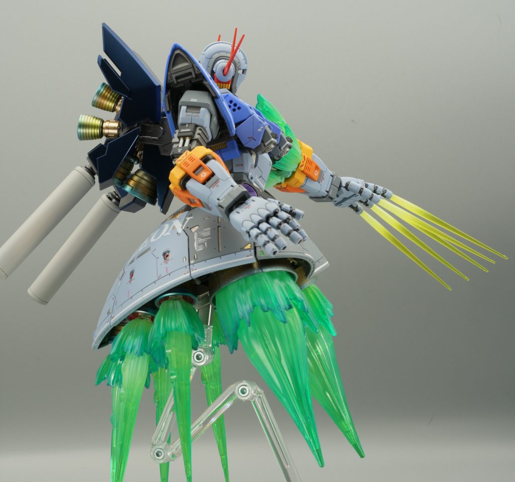 バーニアまで付けると結構な重量なのでポージンクが意外と難しい。