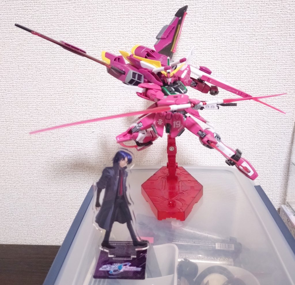 おそらくはトップコートが関節部に浸透してしまったのかと……今回はサボってプライマーを振らなかったからだな💦