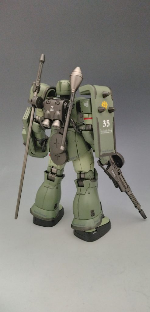 ザクマシンガンはいつものバレル延長と余ってしまうマガジンを多目に追加。シュツルムファウストと地上用高機動型のヒートサーベルを装備しました。