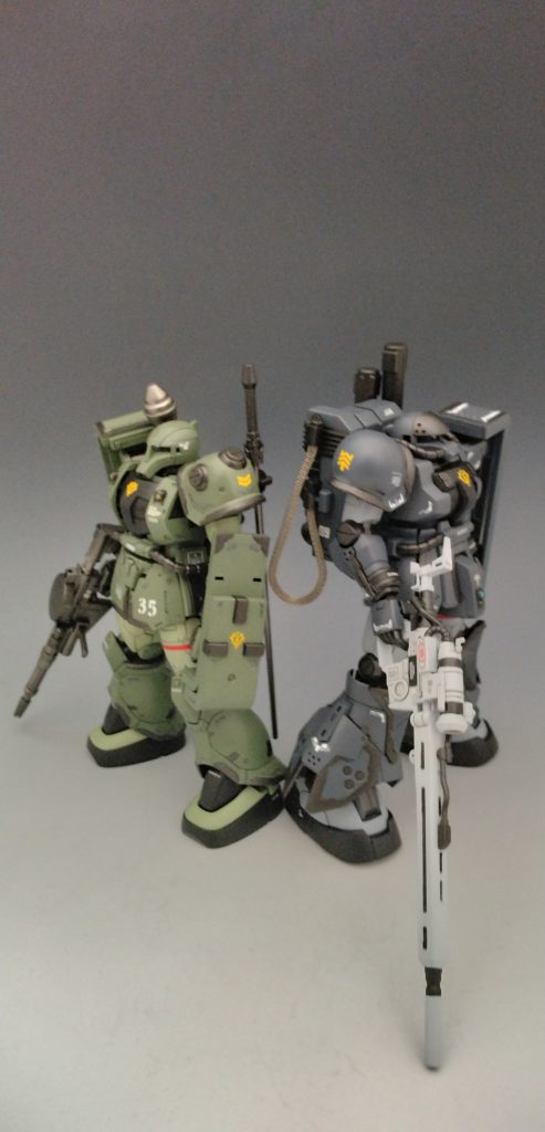 前作のザクと一緒に。武装とカラーリングが違うと同じザクでも随分雰囲気が変わりますね。 