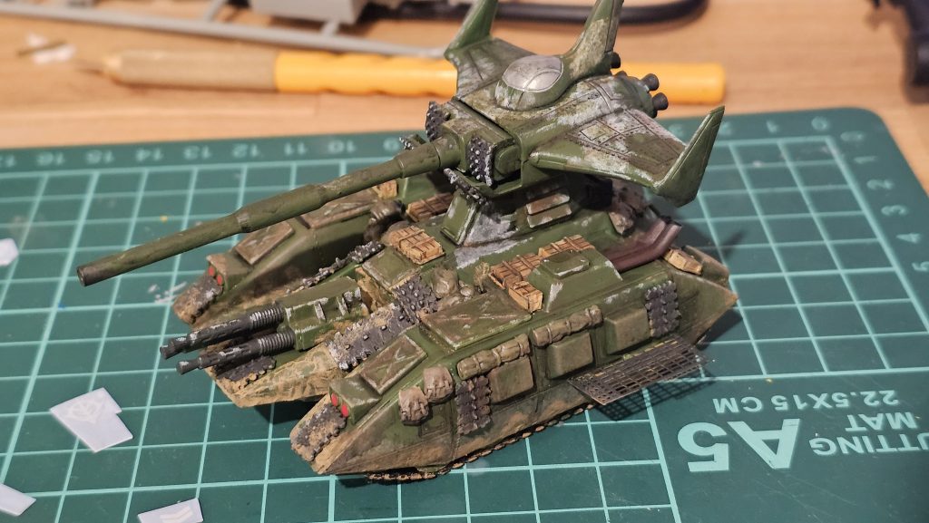 デカールを貼る前の状態です