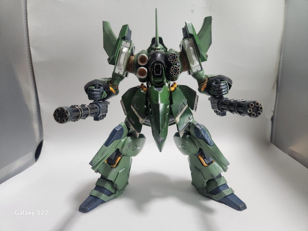 主武装はガトリングガン。