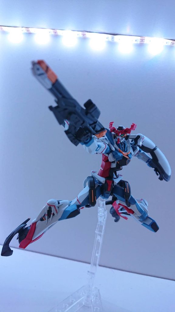 「機動戦士ガンダムGQuuuuuuX」の主人公機、GQuuuuuuXは可動域が気持ち悪いくらい広いです。いや、これマジで。それだけで買う価値あるし、ご飯4杯は軽くいけますよ!(過剰評価)