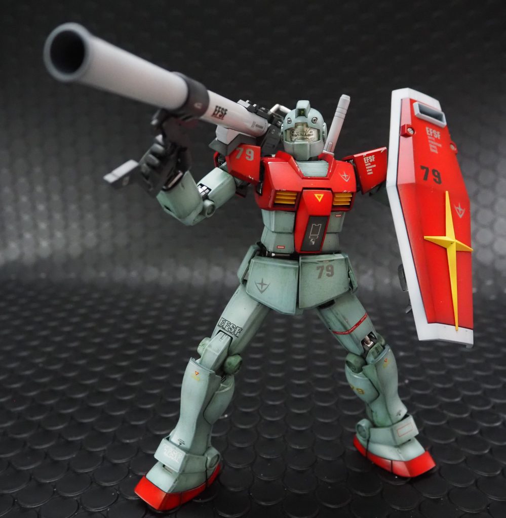 勿論キットにはハイパーバズーカやサーベル、シールドも付属しているので一通り装備させてみます。