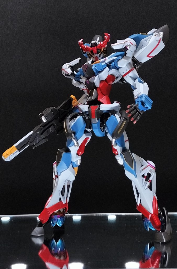 長男は、手を加えるほどに愛着が湧いたそうな。そうそう、それこそが、ガンプラの醍醐味よね。