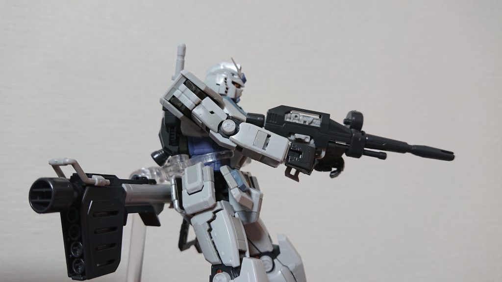 ビームライフル両手持ち!!