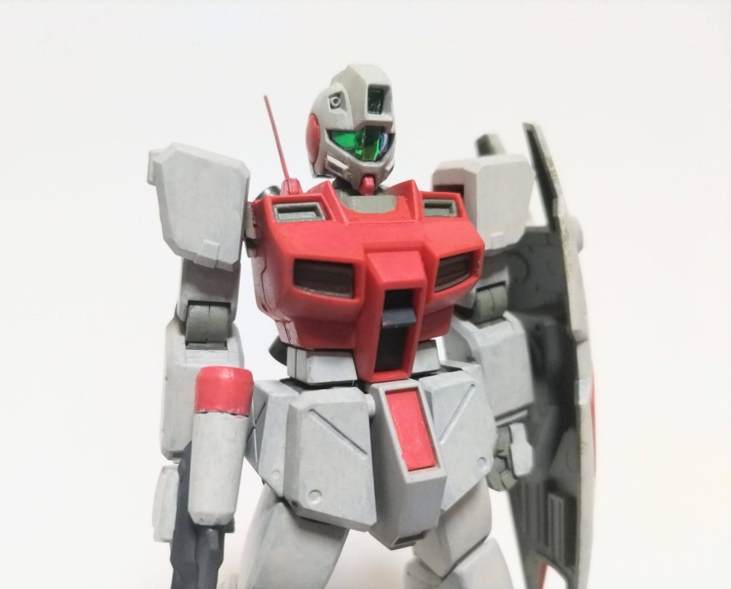 腕の取り付け位置を上にずらしたのみでほぼキットのままです(^o^;