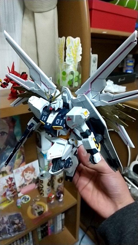 EGνガンダムにも付けてみました！HGマイティーストライクとは違ってバックパックが大きすぎないのでギリギリ素体を活かせそうです
