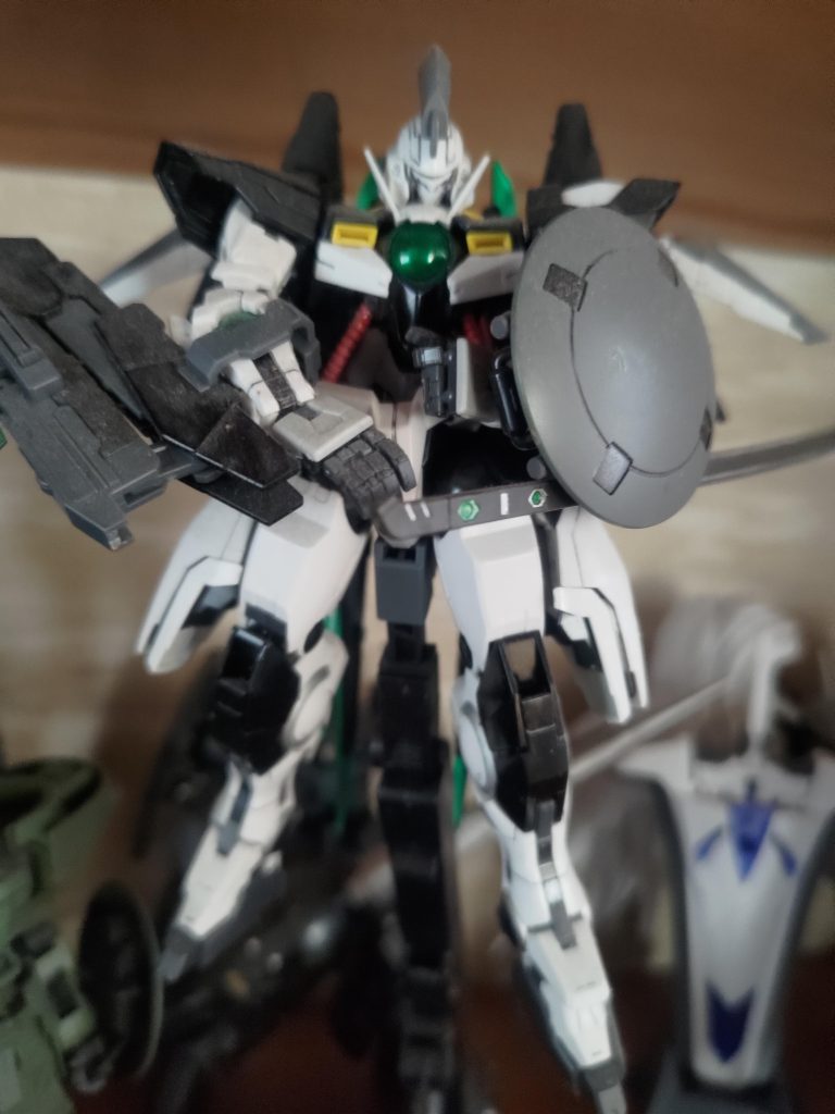 RGのため埃をとるとパーツまで取れて消えていく仕様のため、掃除ができない…汚くてごめんなさい。