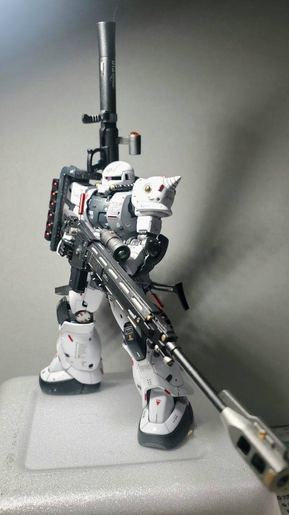 MS-06 C-6R6 ZAKU2–5枚目/制作者：なべお