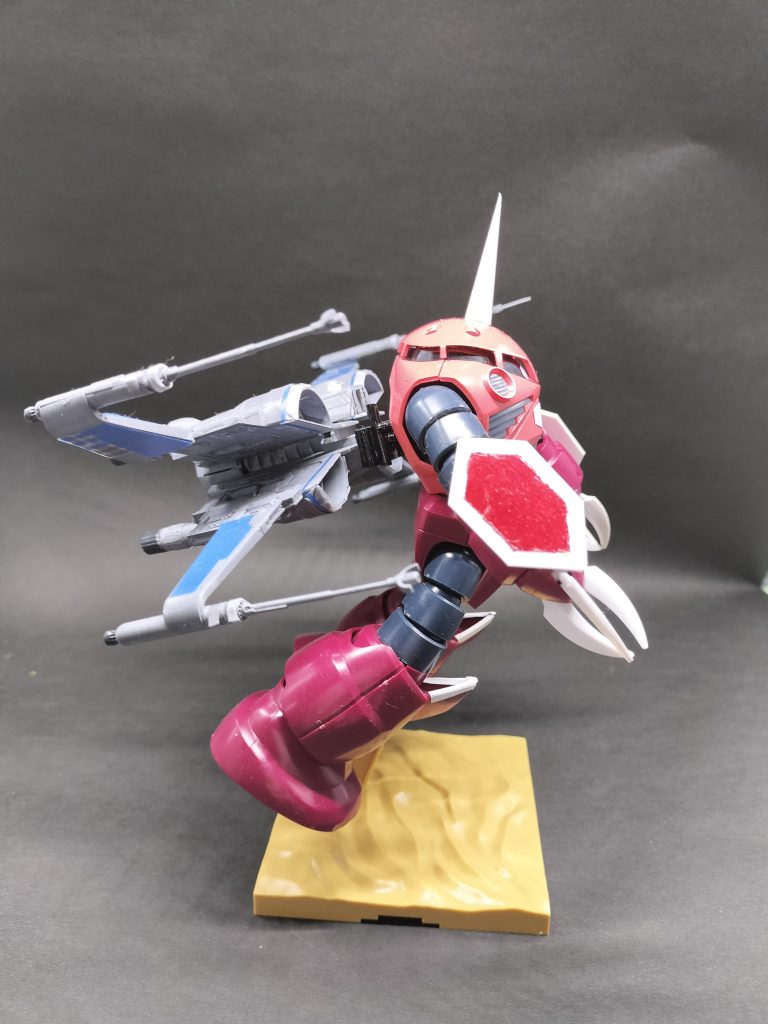 横から、後ろが重くて固定が大変です。。