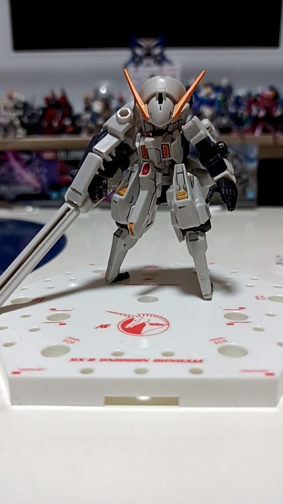 デスティニーの代わりの機体がウーンドウォートです!先ほどの重装備を外せば出てくるのが細身のイケメン。(パーツ差し替え)ガンダムってそんな感じなやつけっこういるイメージ