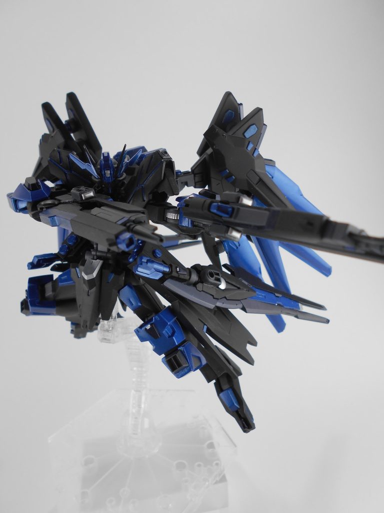 高エネルギービームライフル改、「レディモア」。ストライクフリーダム弐式のビームライフルに銃口を追加してツインビームライフルに改造しました。「レディモア」はロシア語で「氷海」のアナグラムです。