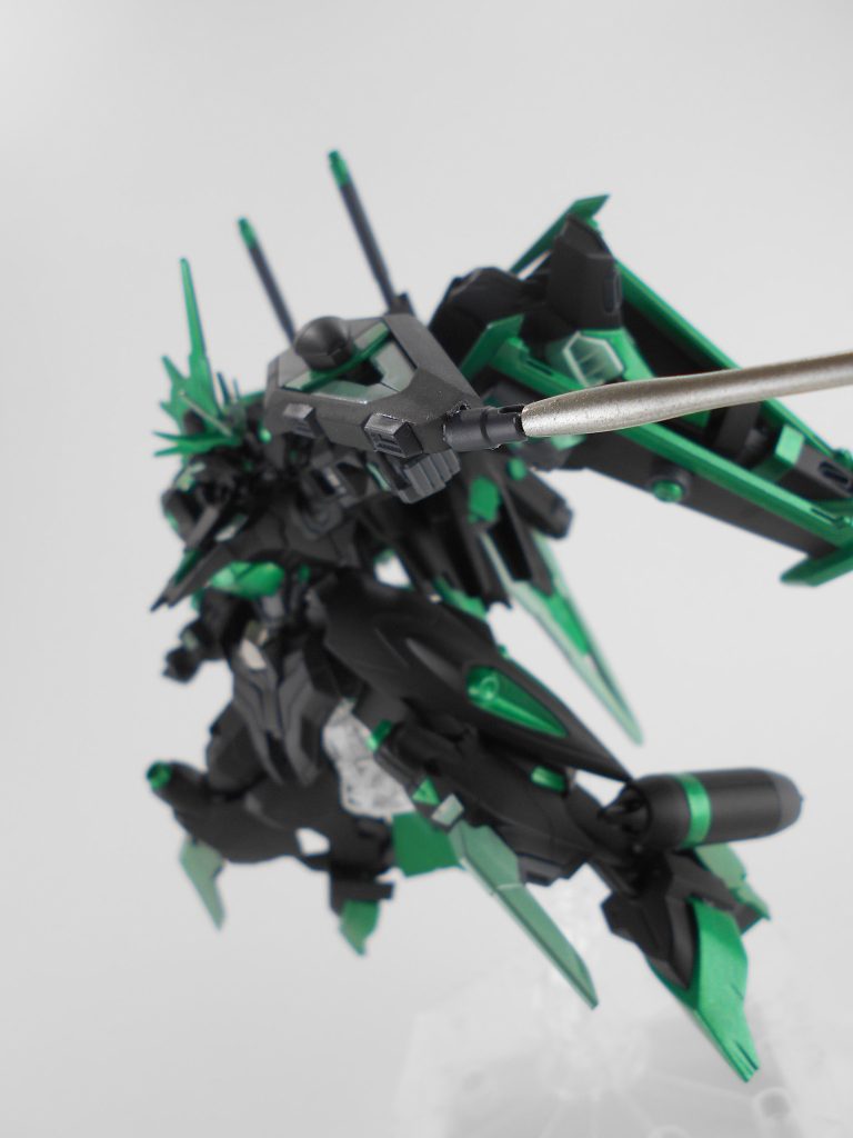 ビームキャリーシールド改、「スティジ」。インフィニットジャスティス弐式のシールドからブーメランを削除、ビームサーベル発生器とスラスターを追加しています。「スティジ」はフランス語で「威風」のアナグラムです。