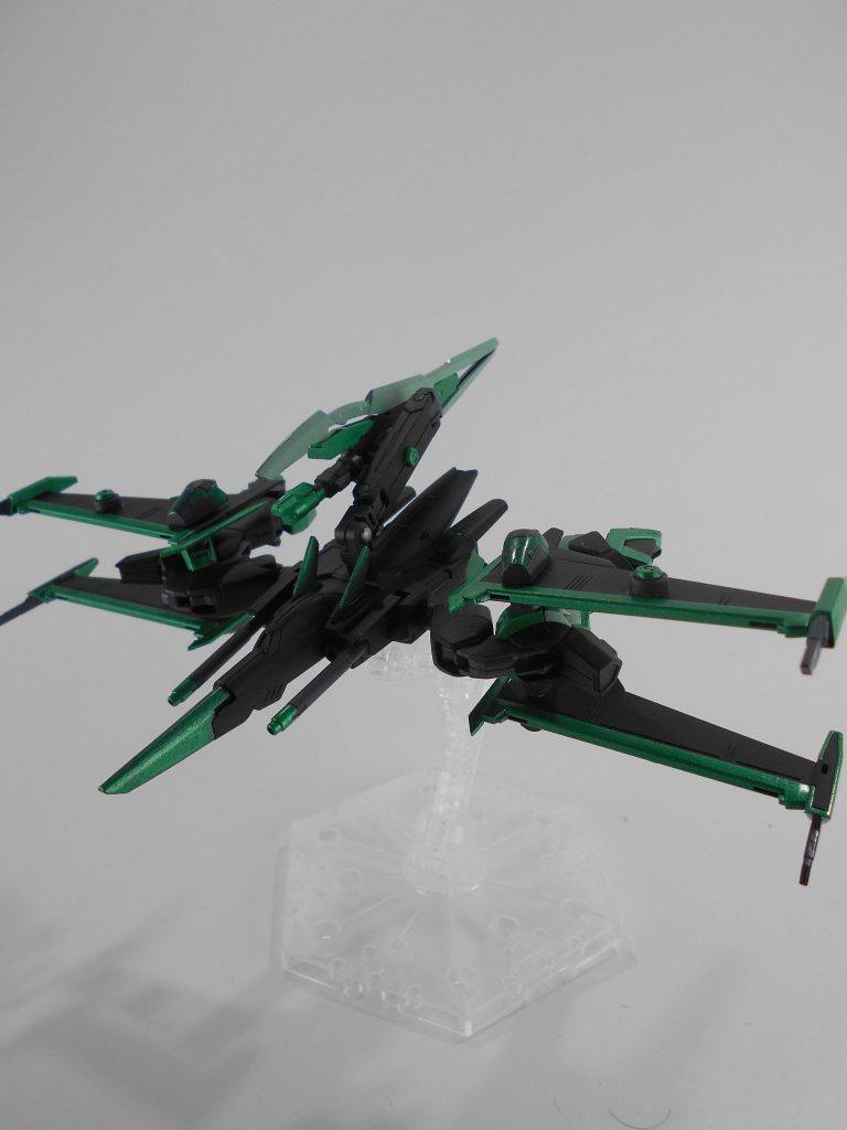 フォランテス改、「アリアン」。ウイングユニットにインフィニットジャスティス弐式の脚部を追加、ビーム刃の増加とスラスター機能向上をしました。