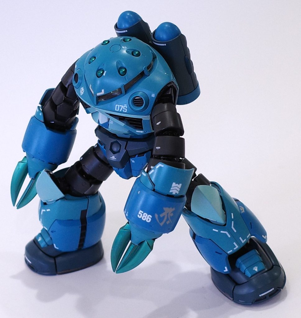 階級章は大佐、適当に梵字を貼ってみました。