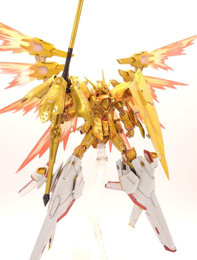 オルフェとラクスが搭乗する事によりカルラ本来の性能を引き出し機体色が黄金色に変化した最終形態ハイゼンスレイIIラーの脚部パーツを使用しました(*^^*)