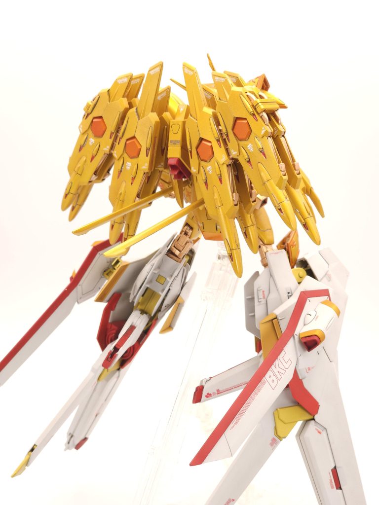 背中のドラグーンがとてもカッコイイデザインですが塗装が大変でした(T^T)