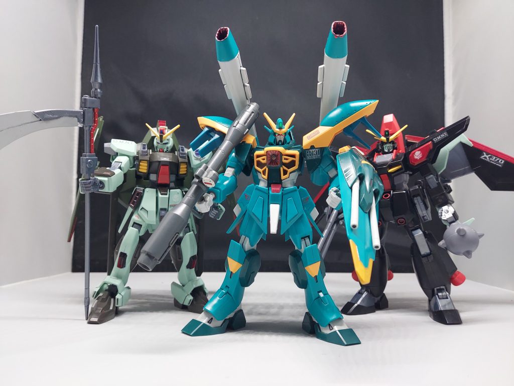 悪の3兵器やっぱり並べるとかっこいいです(*´ー`*)フルメカでも3機揃ってますが、がしがし遊ぶにはやはりHGですね✨新年最初はこの3機を仕上げてました✌️とりあえず満足です(  ̄▽ ̄)ご観覧ありがとうございましたm(_ _)m