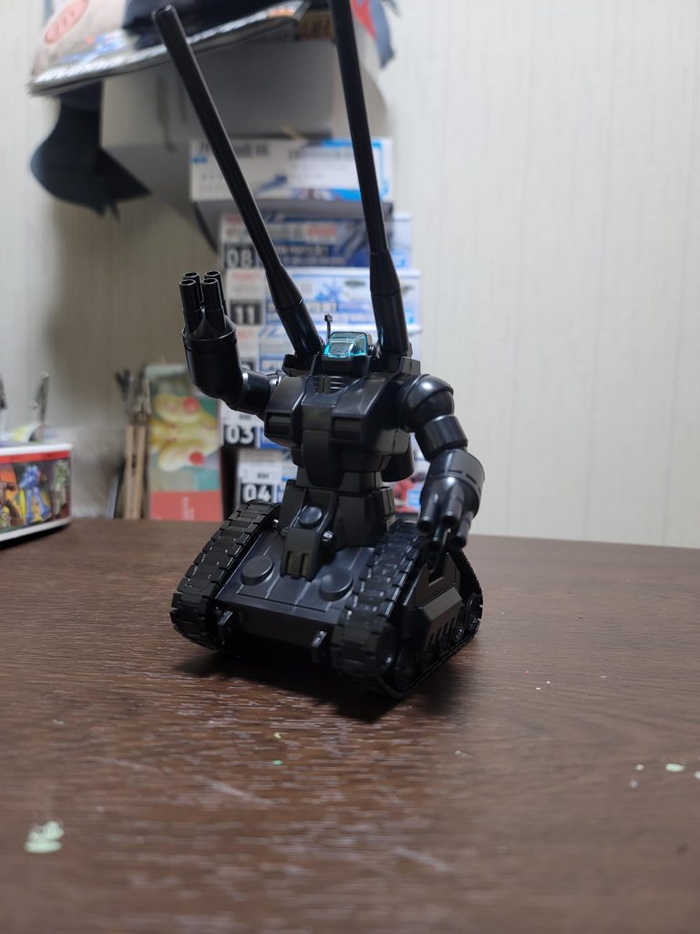 ガンタンクもいい味出してますね普通の素組みでもちゃんとしてますいずれエコプラガンタム・ガンキャノンを買ってきて並べたいですもちろん塗装もしたいかな～って思いながら組んでました