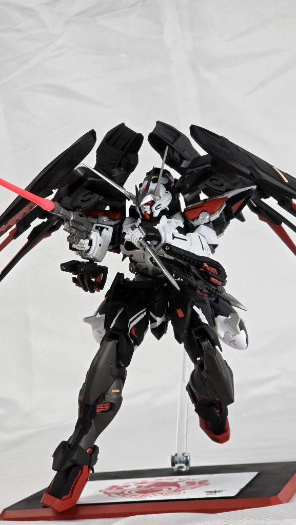 メインウェポンはハンドガン(ビーム、実弾1丁づつ)、アーマーシュナイダー、ステルスドラグーン、試作兵装エコードラグーン、両腕のビームガンとなります！