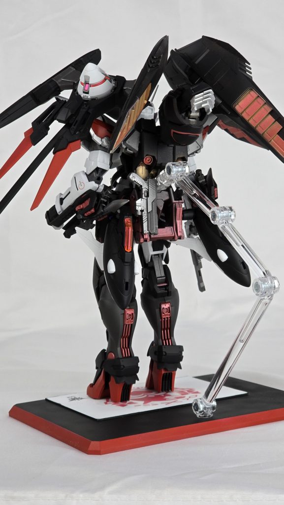 バックショットGNドライヴの位置が悪く、干渉が激しい……😨💧バインダーからジャミング用の粒子を散布する妨害機のイメージです！