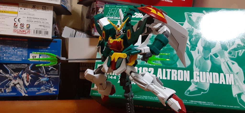 「弱い者が闘うな‼️」このポーズアルトロンのキービジュアルなのか、HGロボット魂両方でポージングしてました。脚部がメカ感とドラゴンの意匠上手く合わさってて本当好き。アンクルアーマーはデザイン上あまり動きません。ただ足首自体はかなり動きます。