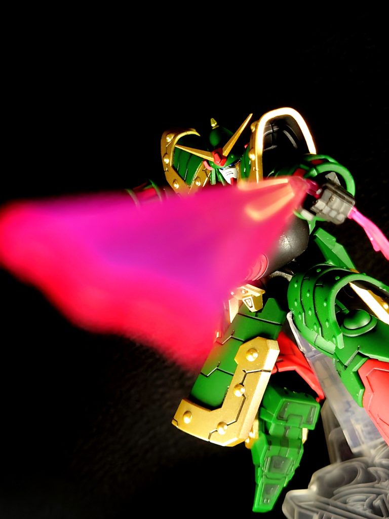 クーロンクロス【ビーム】個人的にかなり好きな武装です。汎用性が高くて結構何でも出来そうなのが凄い。プレバンマスターのクロスと交換して使えるのも嬉しいですね。