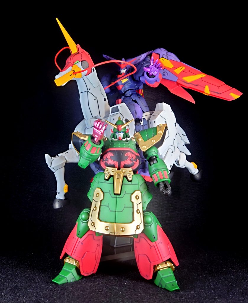 今回も付属品盛りだくさんで満足度の高いモノでした。色々なポーズ撮り過ぎてしまうというぜいたくな悩みが生まれます。今までクーロンガンダムの立体物は手に入れたことが無かったので本当に嬉しいタイミングでした。念願のマスターと並べることも出来たのでどうにかスペースを確保して一緒に飾ろうと思います。次はドラゴンガンダムを完成させる…はずです！最後までご閲覧ありがとうございました！