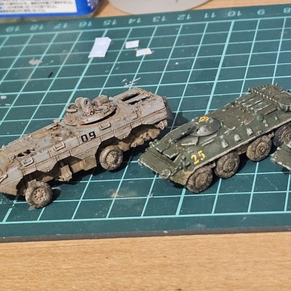 1/144スケール　連邦、ジオン装甲車セット1