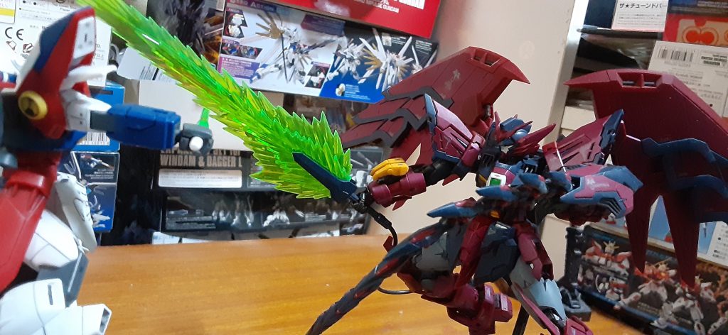 ヒイロ「ゼクス、強者など何処にもいない、人類全てが弱者なんだ‼️俺もお前も弱者なんだ‼️」ゼクス「私はまだ、自分を弱者と認めていない‼️」