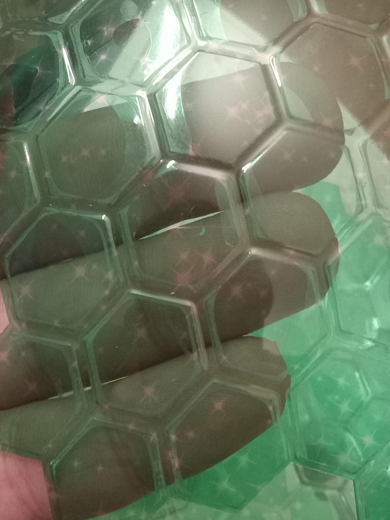 効果自体については、プラスチックシート自体にキラキラした効果があります。見た目はかなりきれいです