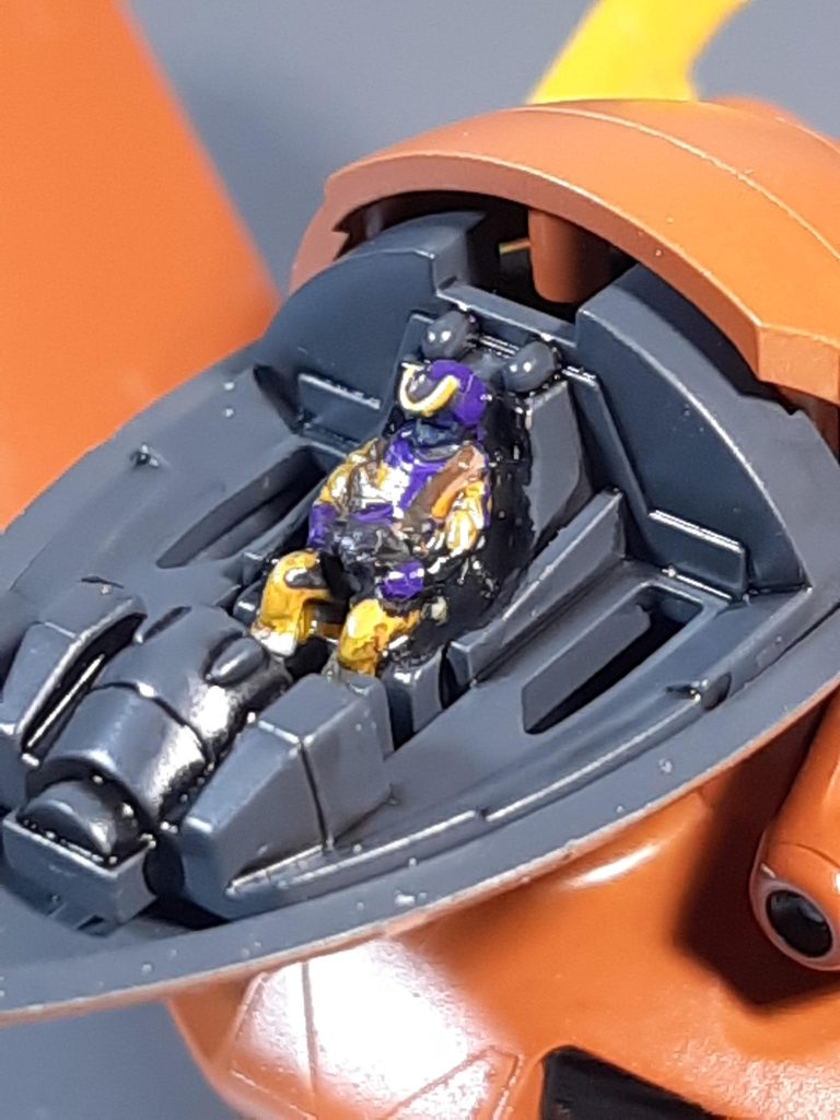 ガルマ様は山田化学さんのジオラマ人間軍人verを改造して塗装しました。100均で手に入る1/150フィギュア最高です！RaMuShizuさん、情報提供ありがとうございました。もっと早く発売されていればガンタンクにも使いたかったです。