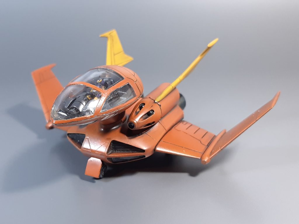 キットのままだとモールドが浅かったので掘りなおしました。