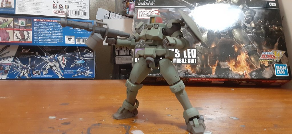 量産型の頼りないポーズって意外と難しい。いつも派手な主役ポーズばかりだからこれも学びになります。