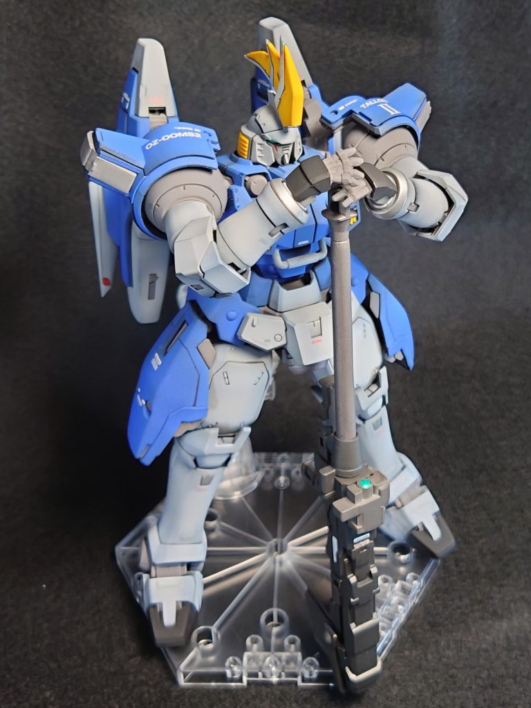 トールギスⅡといったら定番のこのポーズ。