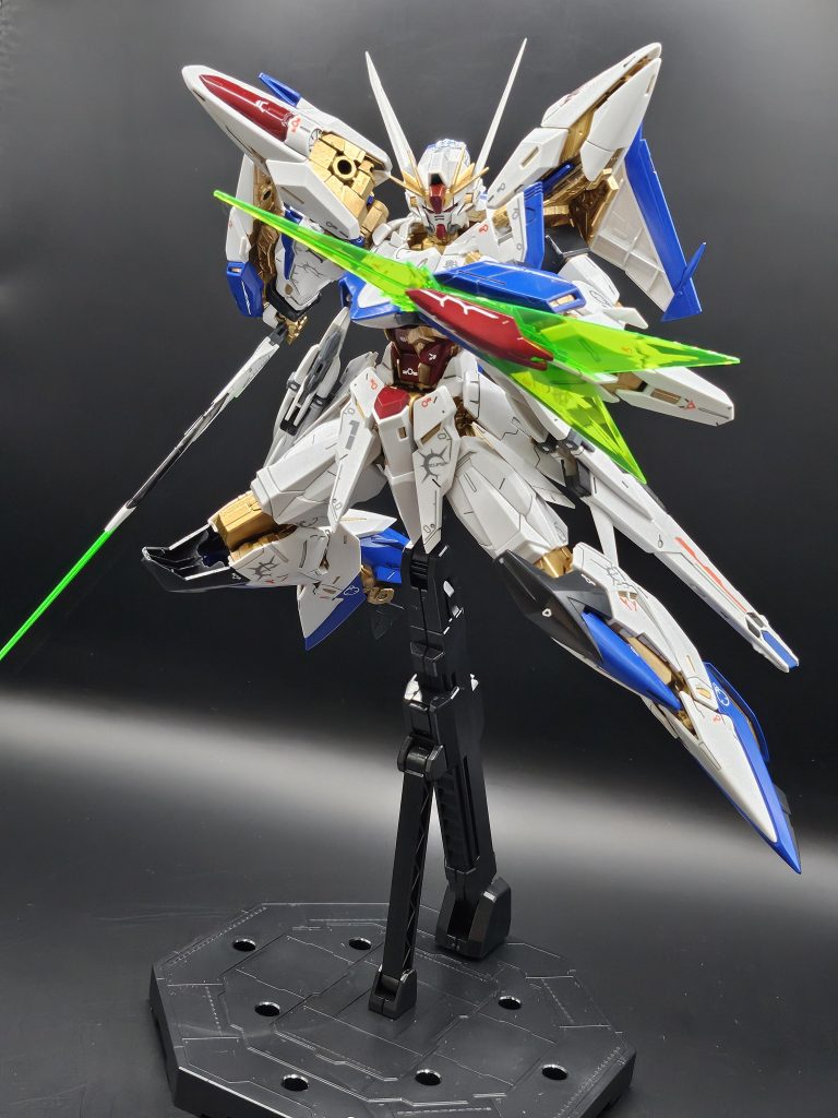 ビームサーベルとビームシールド。