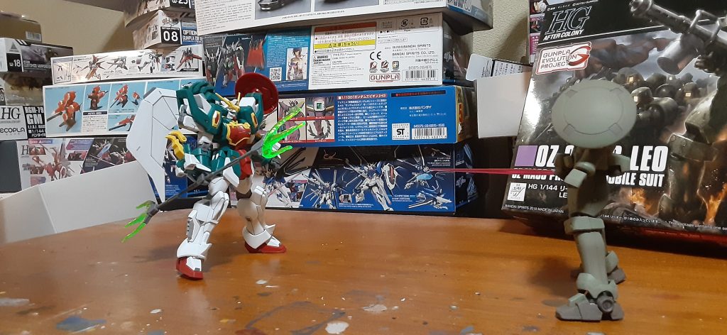 ヒイロ「もう一度言う、自爆スイッチを押せ‼️」リーオー単体だと持たないからEWの冒頭再現して尺稼ぎ、アルトロンはTV版だしリーオーも宇宙用でないけど。