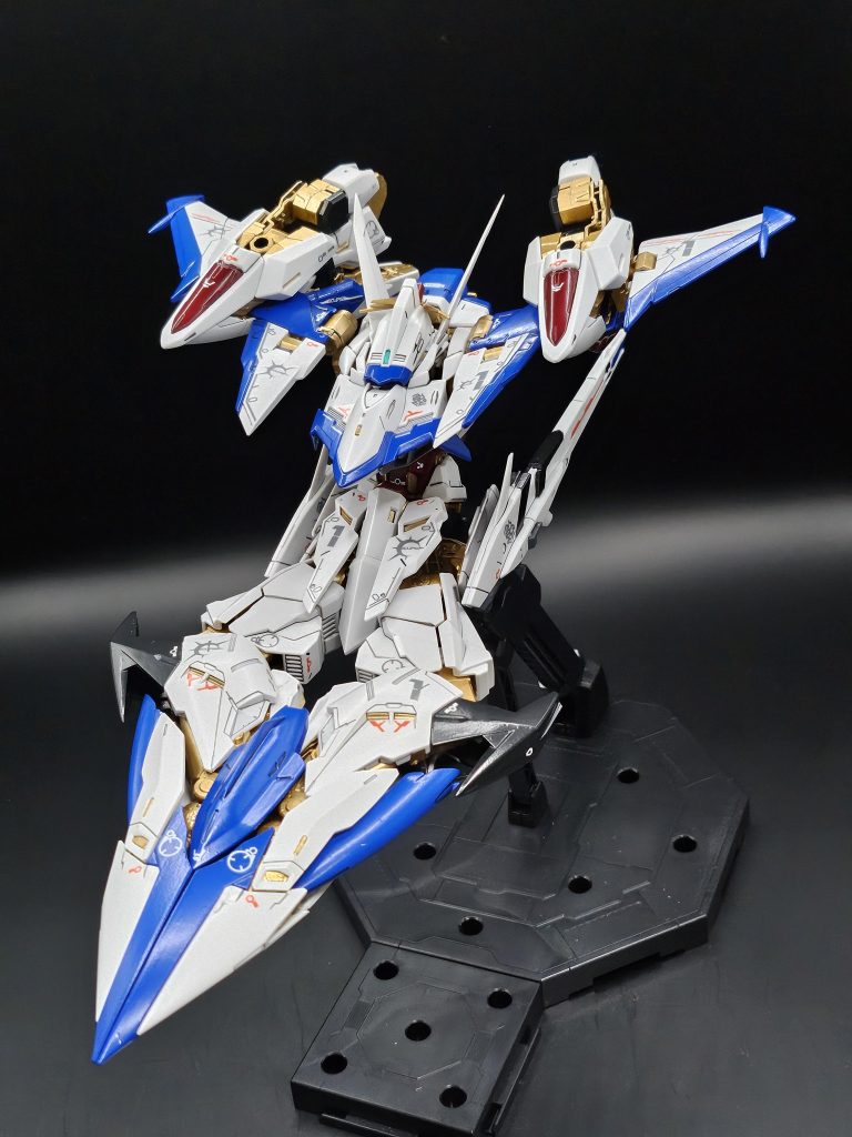 モビルアーマー形態。