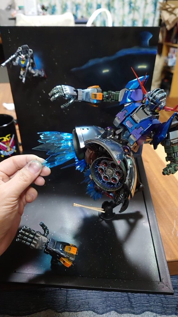 大きなバーニアは実はかめはめ波知っているとジオングは足にかめはめ波食らってる構図になる