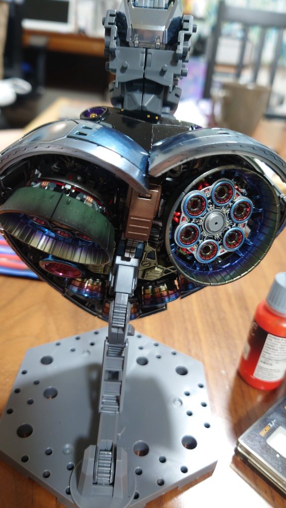 バーニア側面は装甲兼放熱板と思いつや消しで汚す