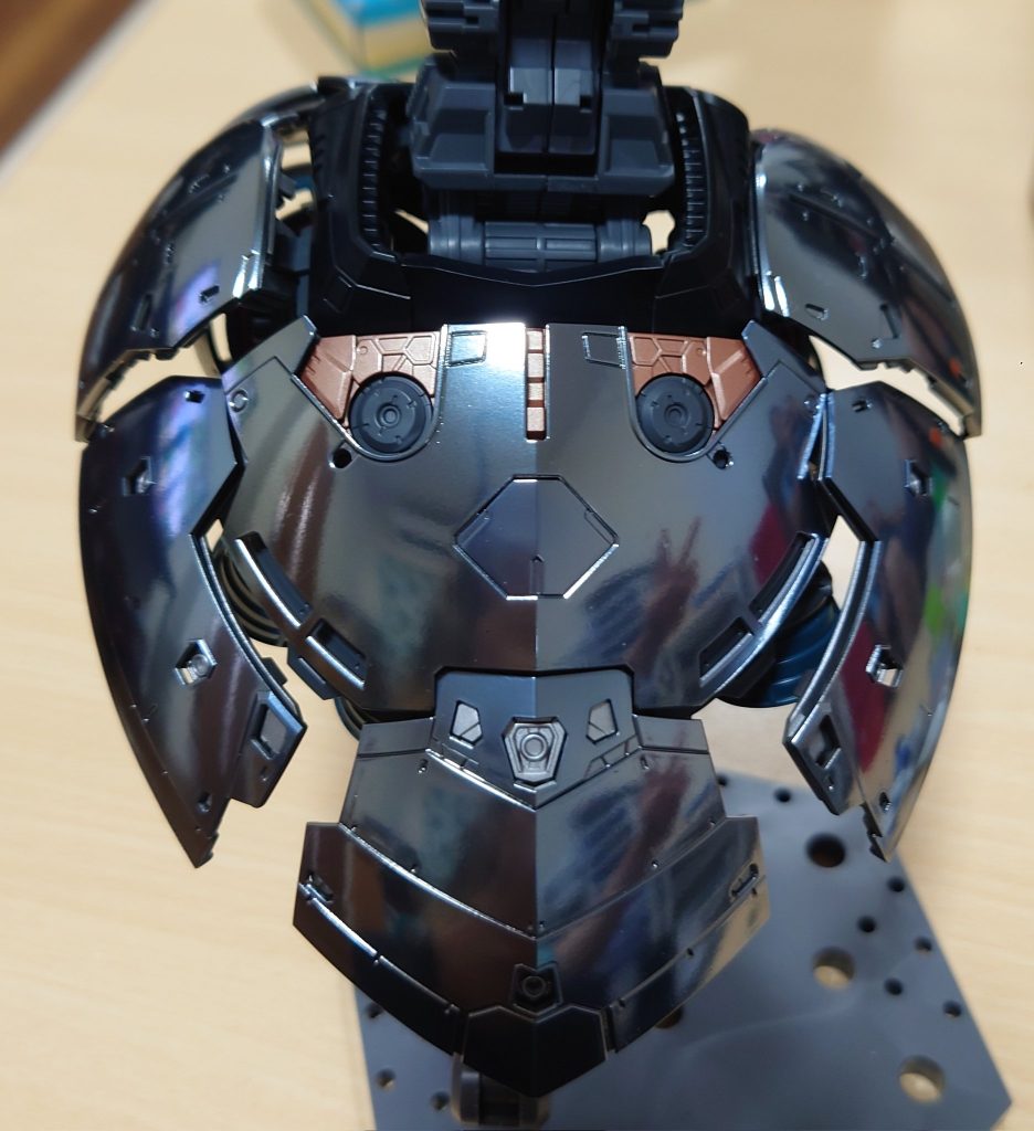 ボーンペイントのミラーの上からファレホのゲームインクでキャンディ塗装してます。超反射する鏡のような鏡面でキャンディしたかったのです。