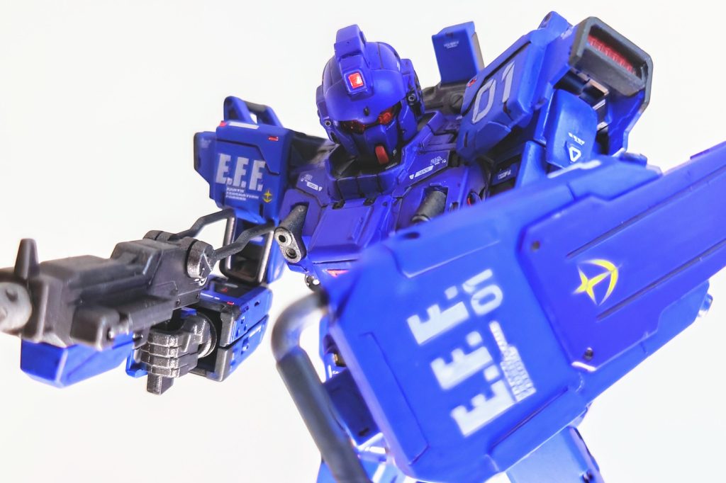 実物はきちんと塗り分けてますが、やはり写真になると、機体全体が単色に見えてしまうな。😅