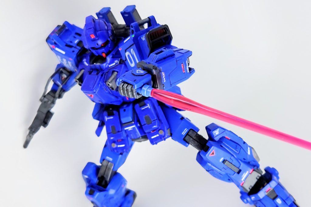 個人的に拘ったのは、EXAMシステム状態で目のバイザーの赤に合わせ、レッドチップを使いEXAM発動を機体全体で表現してみました😄。