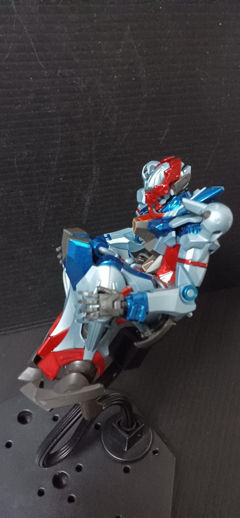 腹部の赤い部分のパーツが宝石のような形に感じてキャンディ塗装合いそう！！！と思って作成しました