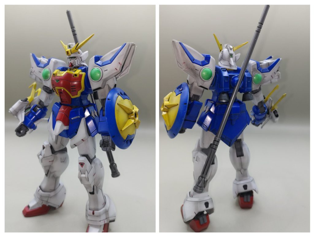 前後斜めから ところどころに赤を差し色をしたら結構合うのでは?と思い、肩・腰・足に加えてみました。わりと思った通りにはなりましたが、彫り方が甘かったのか塗料が斑に定着しています。またアンクルアーマー前面のディテールがかなり浅かったので、今回初めて導入したディバイダーを使って彫り直ししてみましたが、使い慣れなさすぎて見るも無惨な…