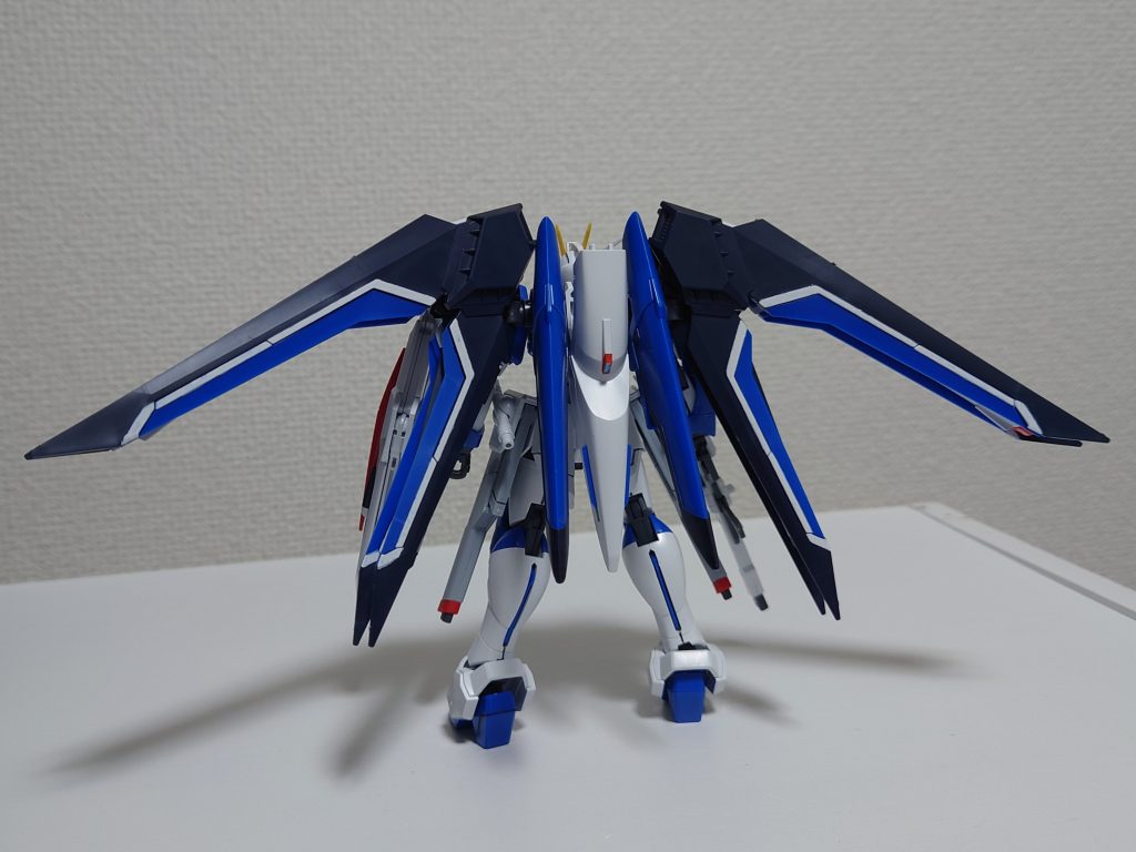 背面ウイングの白ラインが結構細かくて難しかった…😱