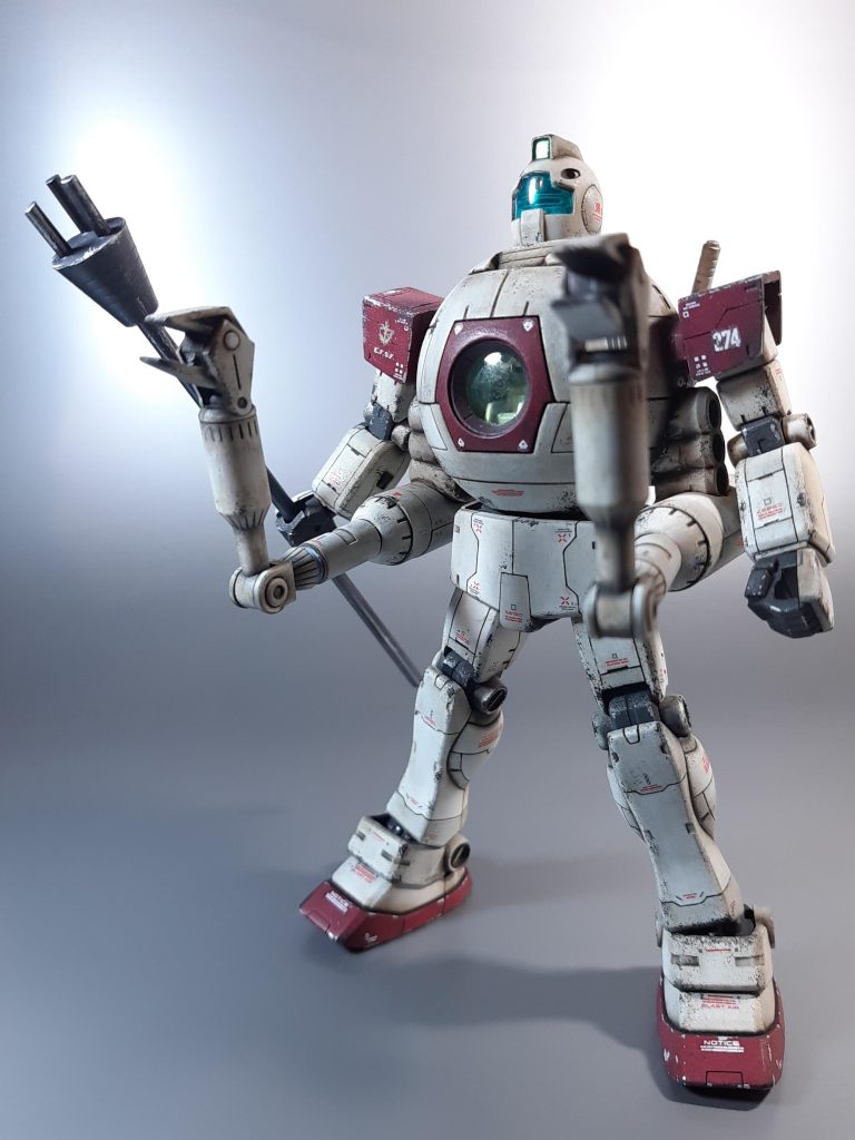 接近戦用の刺突爆雷を装備させました。相手MSに肉薄し、爆発させる非常に危険な兵器です。